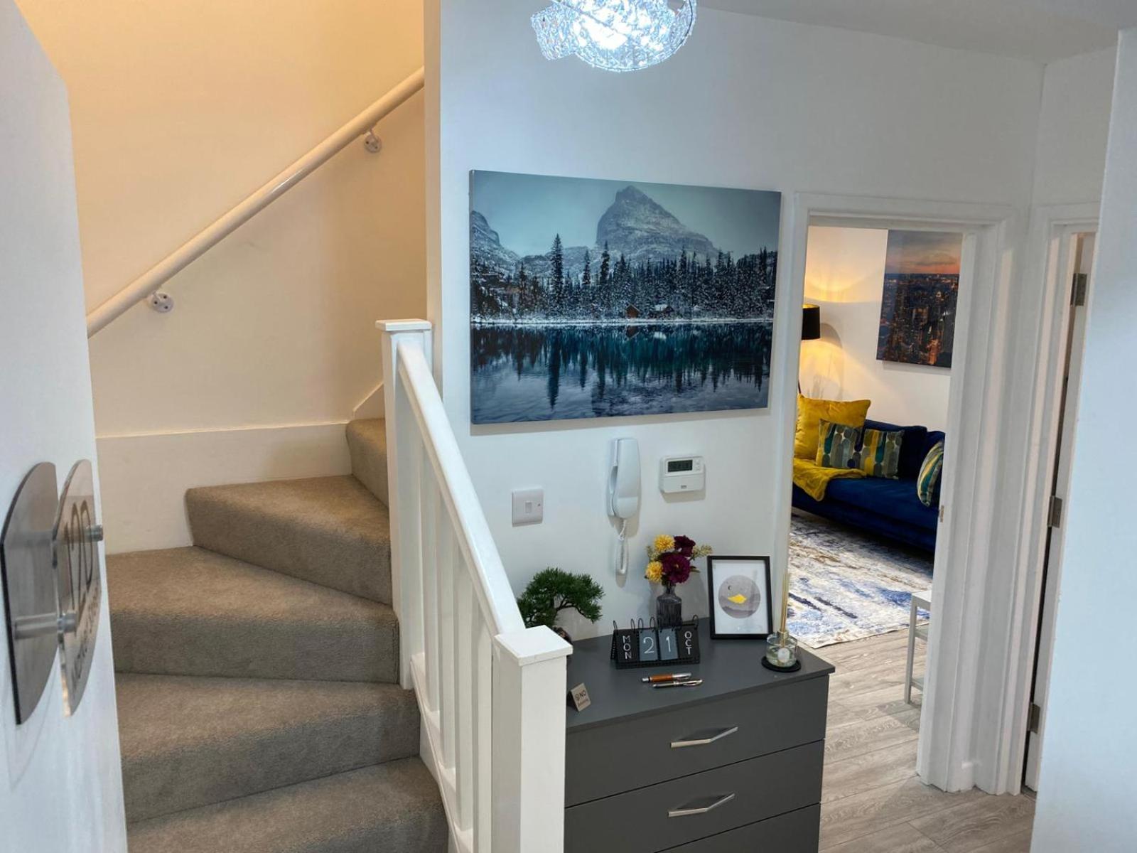 Stylish Apartment In Watford Watford  Dış mekan fotoğraf